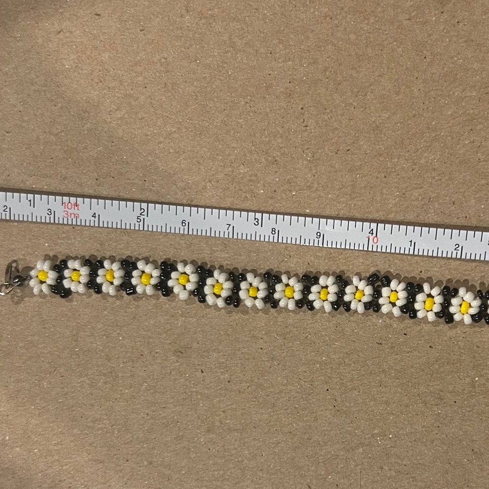 1990s Daisy Beaded Flower Power Bracelet